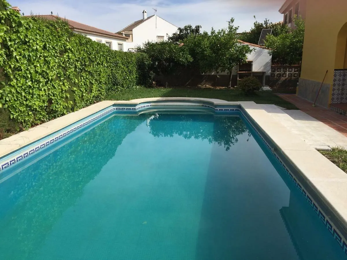 Chalet Con Barbacoa, Chimenea Y Piscina En Alhaurin De La Torre 