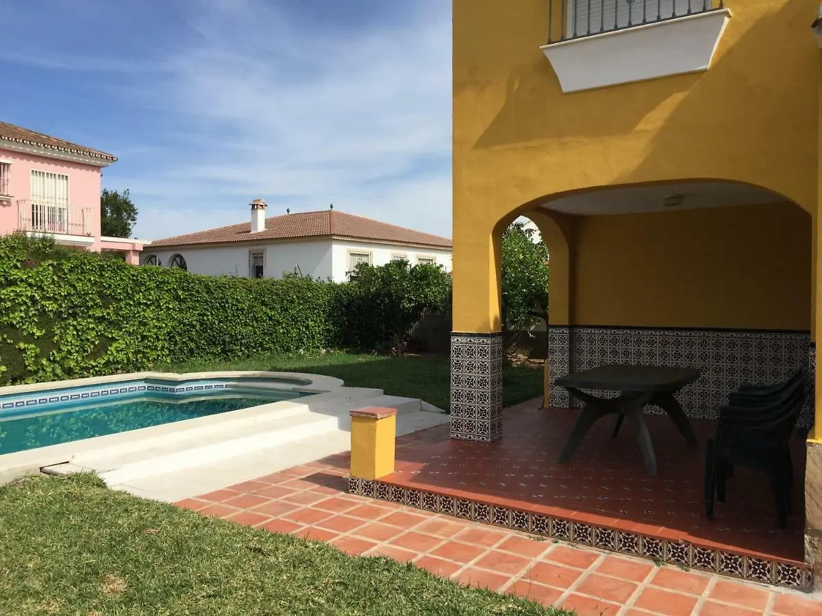 Σπίτι διακοπών Chalet Con Barbacoa, Chimenea Y Piscina En Alhaurin De La Torre 