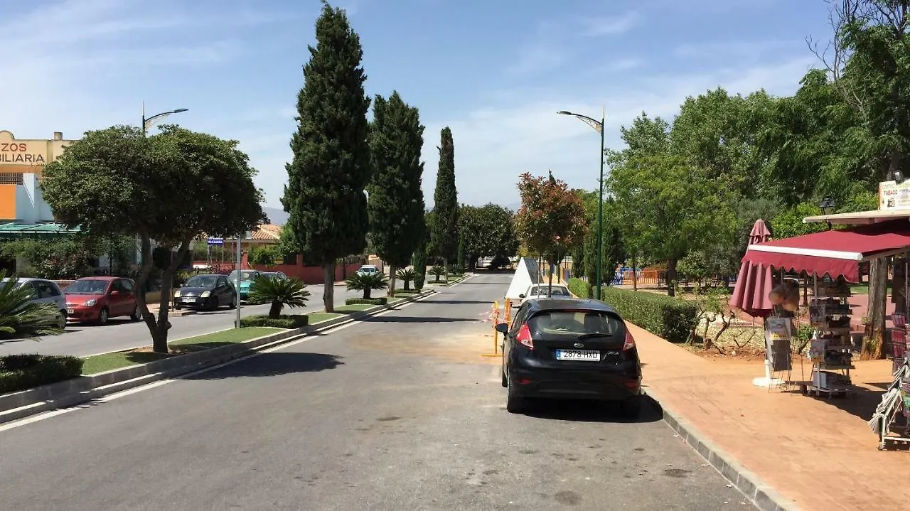 Chalet Con Barbacoa, Chimenea Y Piscina En Alhaurin De La Torre 
